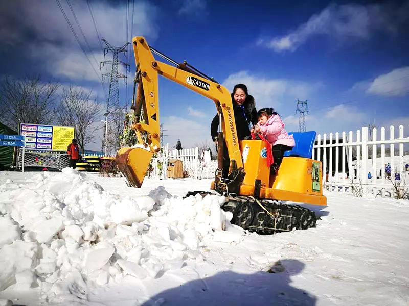 雪地挖掘機(jī)01