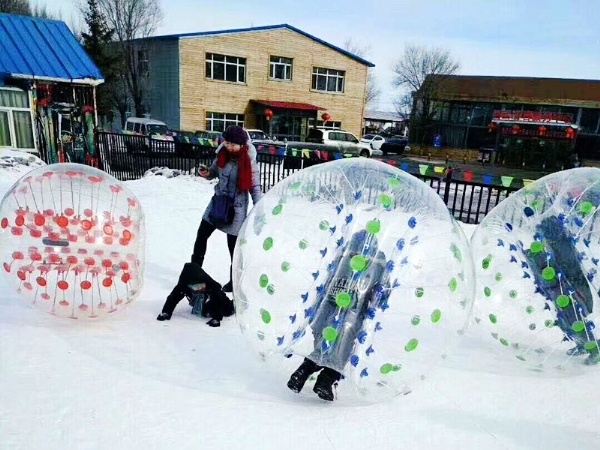 雪地碰碰球