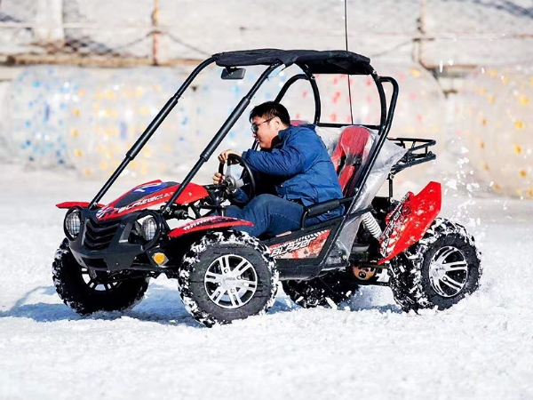 雪地摩托卡丁車