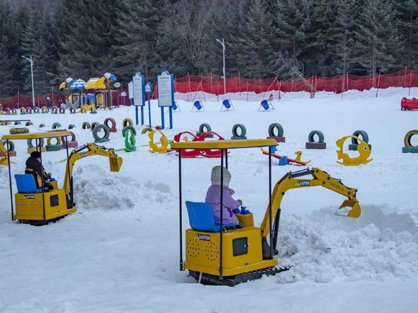 雪地挖掘機